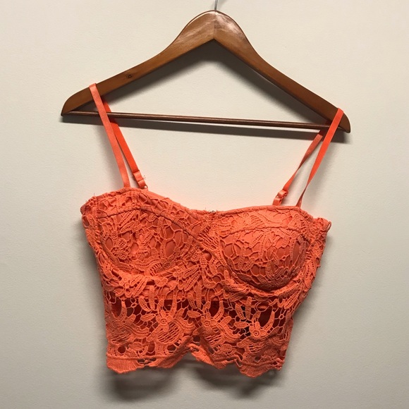 Tops - 🌸Orange floral lace print